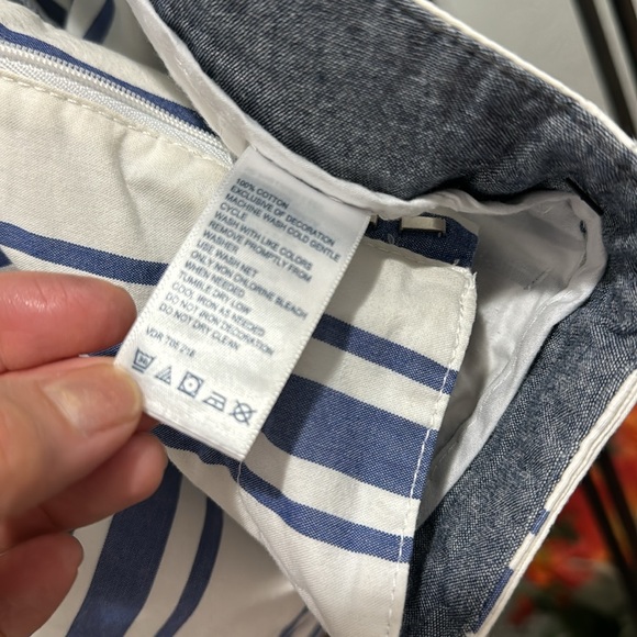 Nautica Ladie Mid Rise Twill Short tiny blemish see pictures - Picture 7 of 7